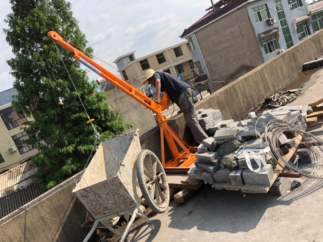 建筑室外吊運(yùn)機(jī)